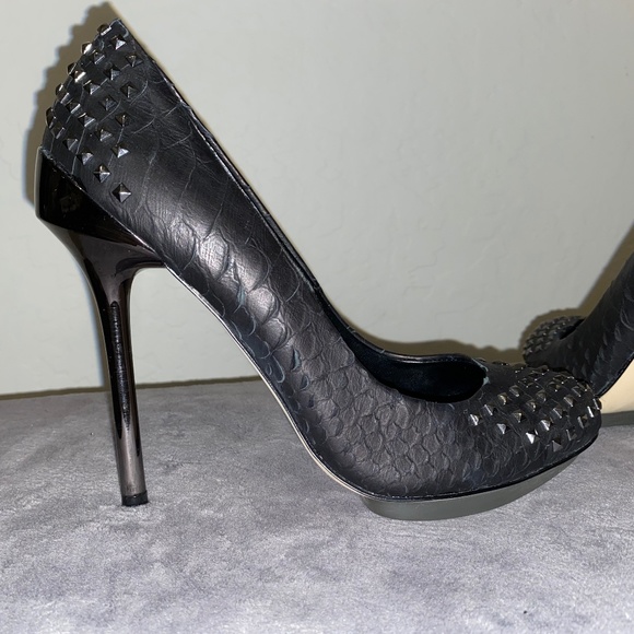 Gently used- BCBGMAXAZRIA Heels - Picture 1 of 8